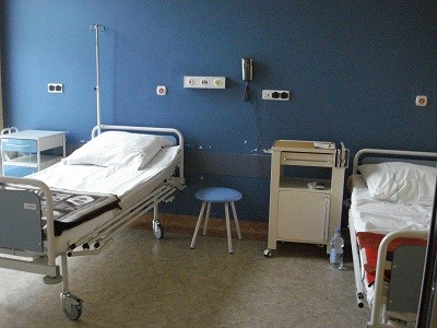 Pogryzł mnie… nietoperz – artykuł o opiece w naszym szpitalu w tygodniku Nasz Głos